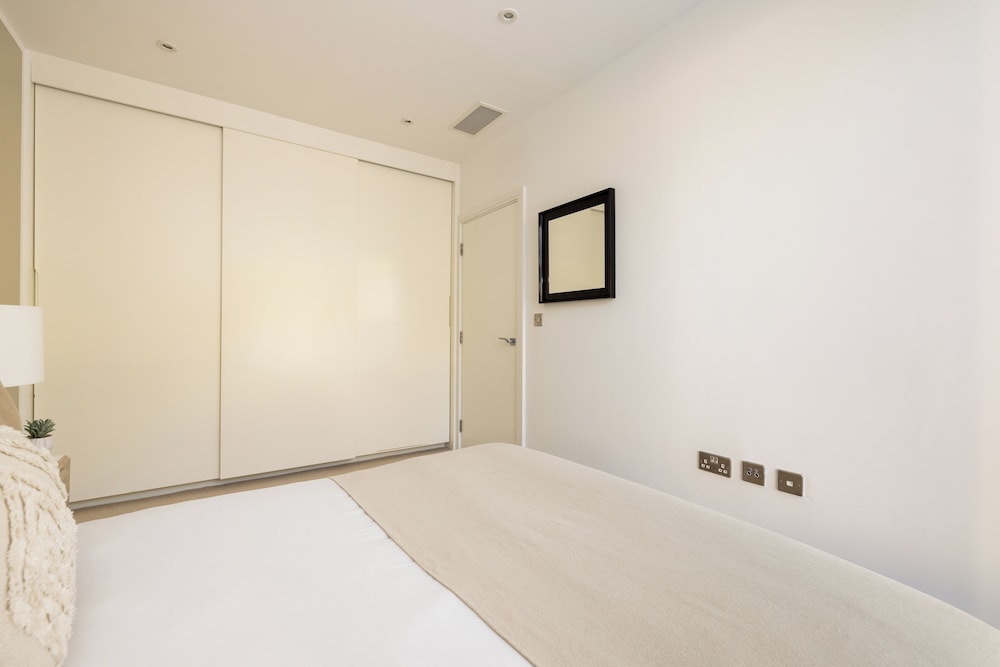 The Hounslow Apartment view 4