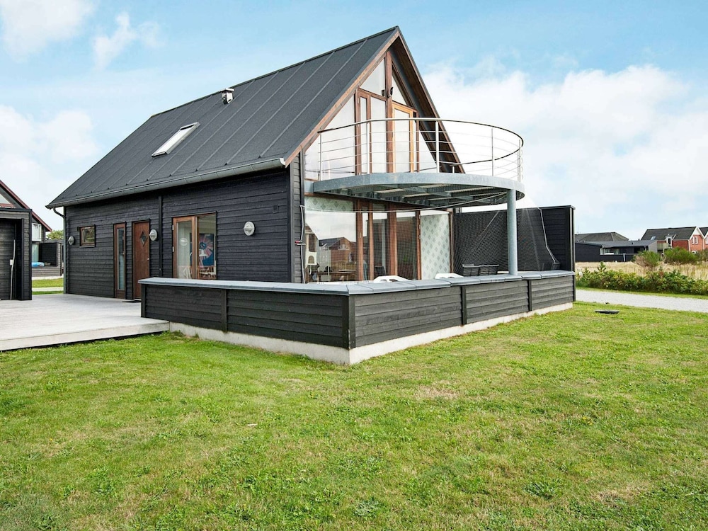 6 Person Holiday Home in Romo-by Traum