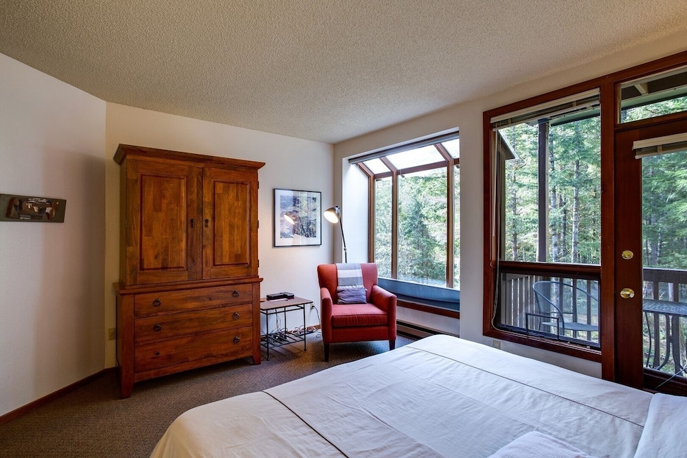 Glacier Mt Baker Lodging