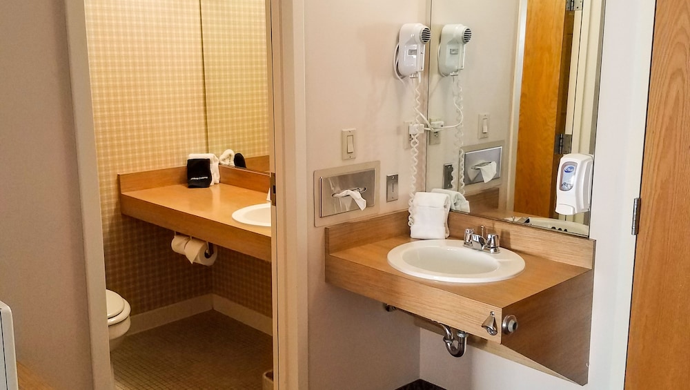 Iveys Motor Lodge Houlton