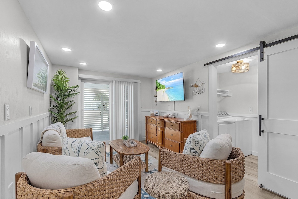 197 Beach Daze: 3br Pool Home, W/ Deeded Beach Access! 3 Bedroom Home
