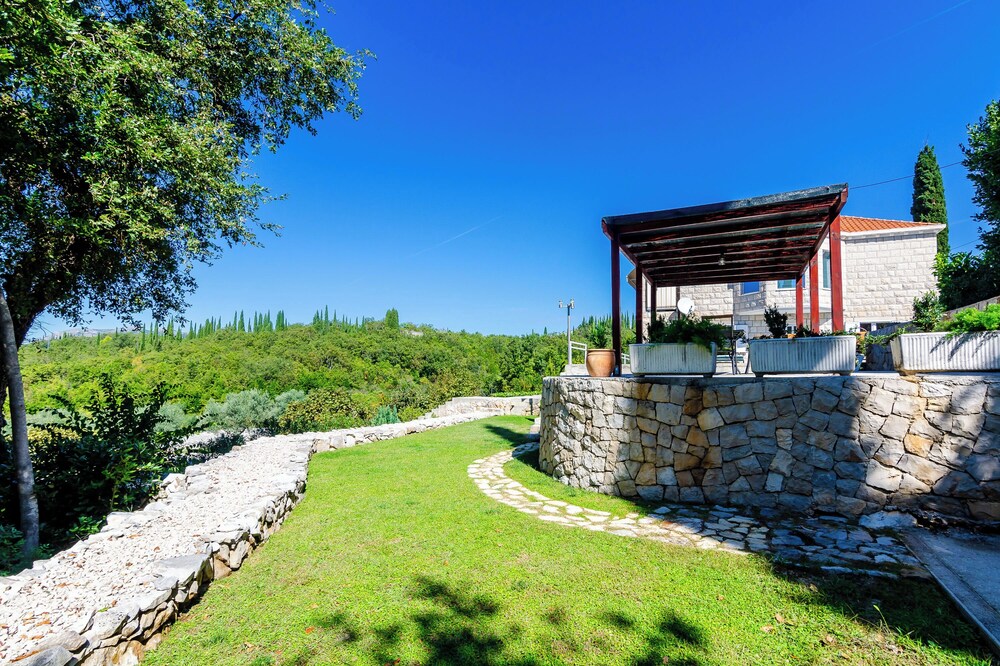 Villa Oasis Cypress