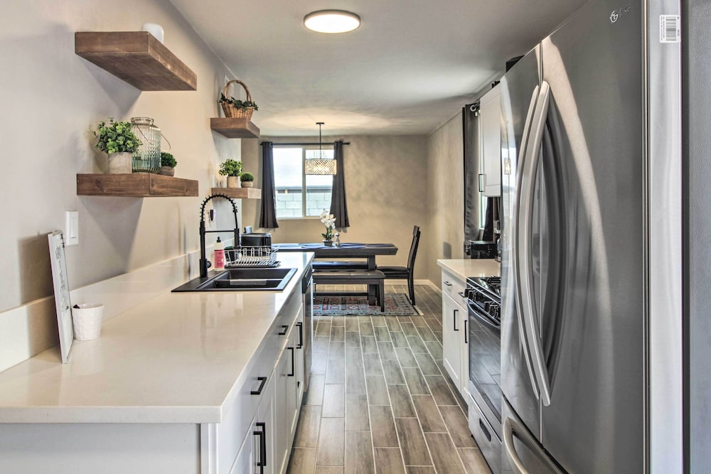 Charming Home ~ 7 Mi to Downtown Tucson!