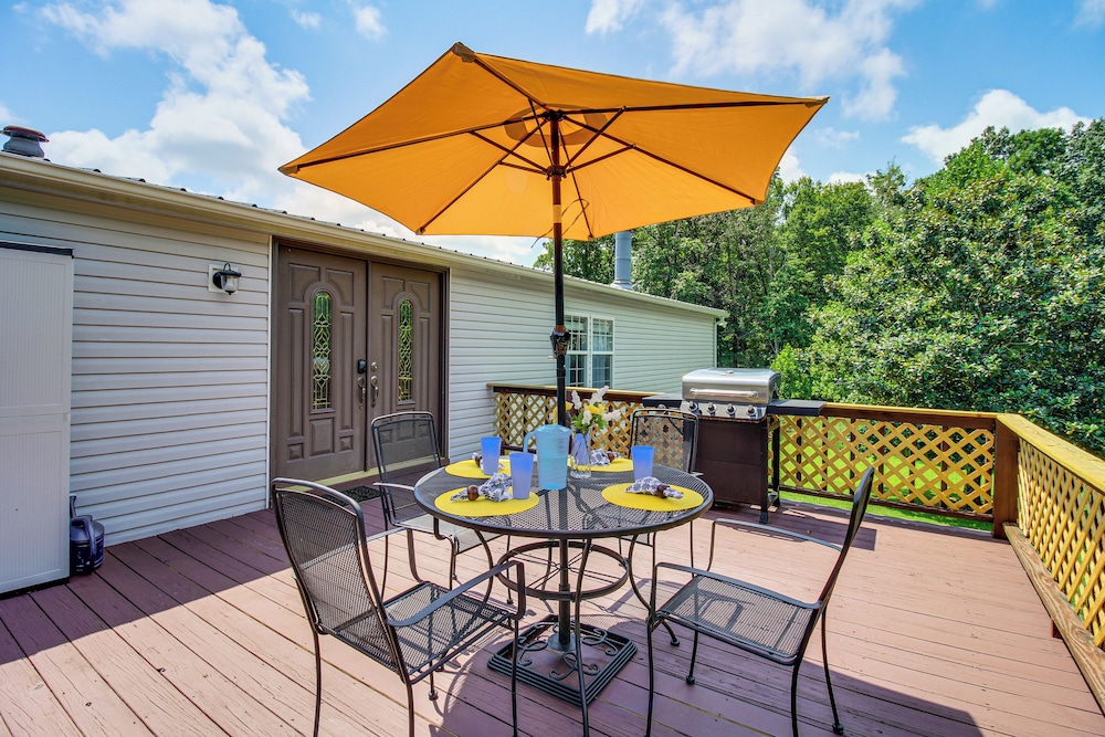 Large Private Yard: Home 16 Mi to Fall Creek Falls