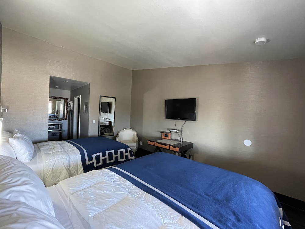 Crown Motel