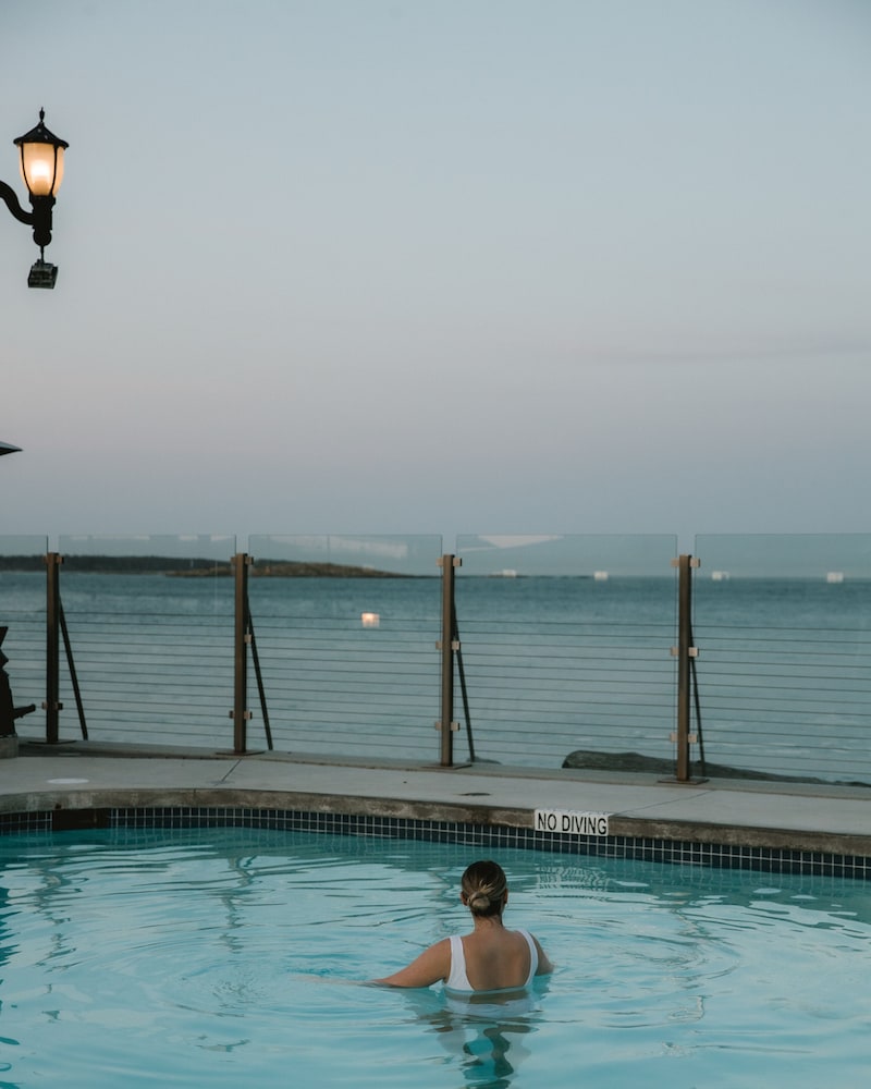 Oak Bay Beach Hotel