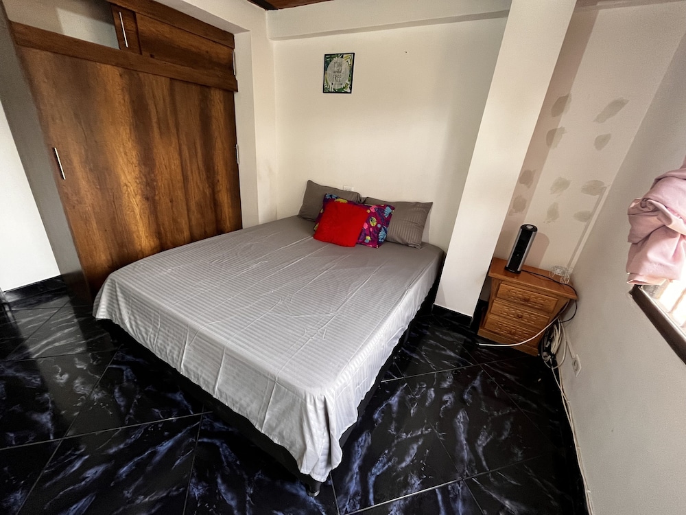 Aparta Suites Torre De Prado