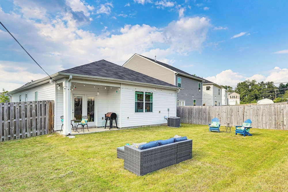 7 Mi to Dtwn Augusta! Modern Family Home