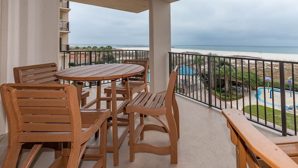 Phoenix East 211 3 Bedroom Condo