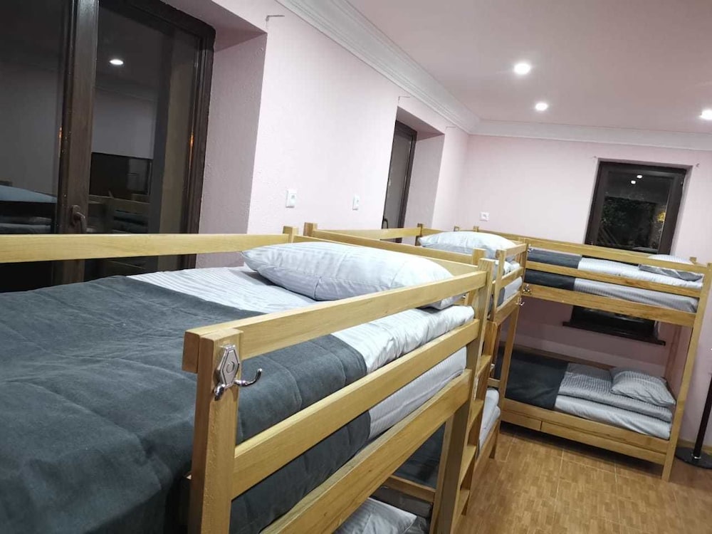 Art Garden Hostel and Tours