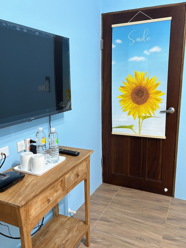 ZHIBEN SUNFLOWER BED AND BREAKFAST