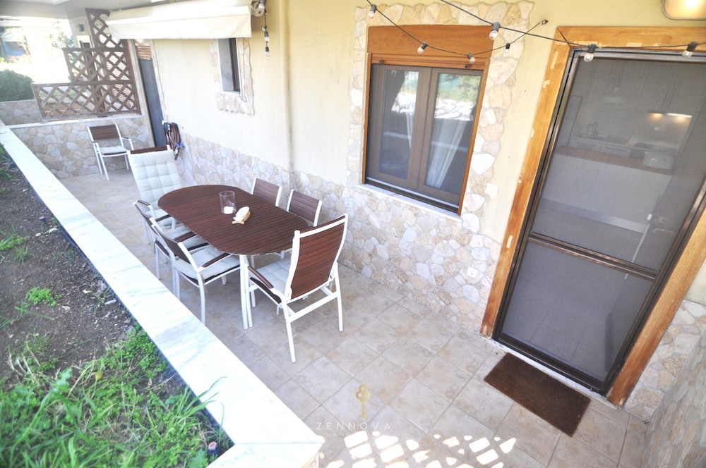 Zennova 63 Nikiti Summer Apt