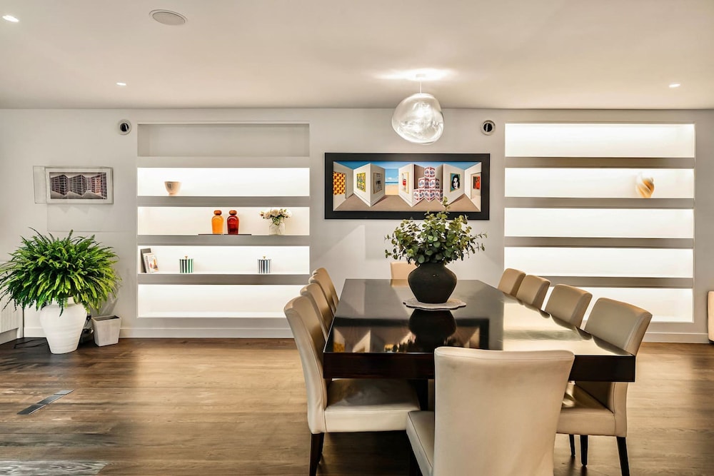 London Mews Home w Glass Atrium Terrace