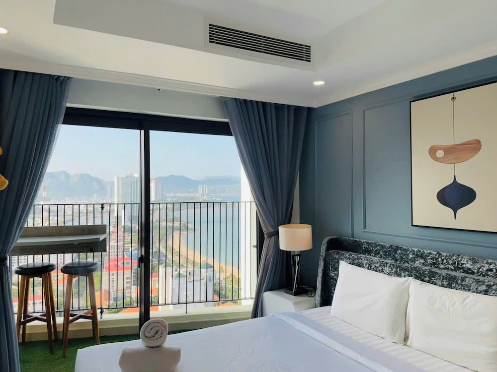 Gold Coast Balcony Serviced Apartment
