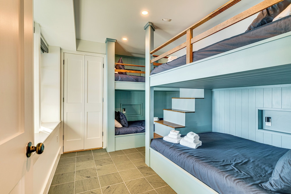 Scenic Views, Private Dock: Lake Bomoseen Retreat!