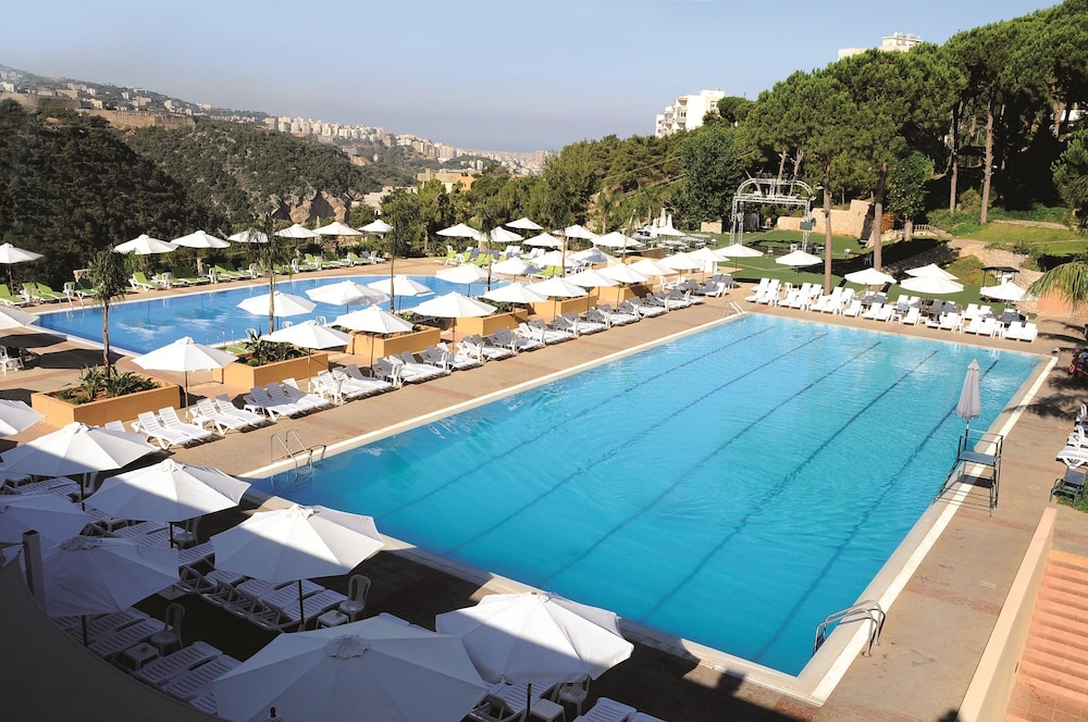 Country Lodge Hotel & Resort
