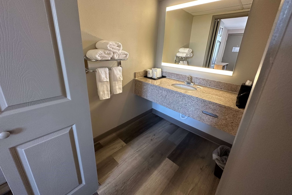 Days Inn by Wyndham Farmington NM