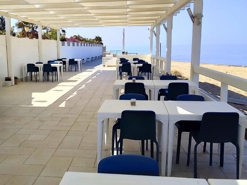 Costa Fenicia - Aura Club
