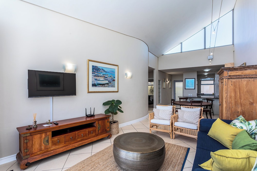 Seaside Village C22 by CTHA