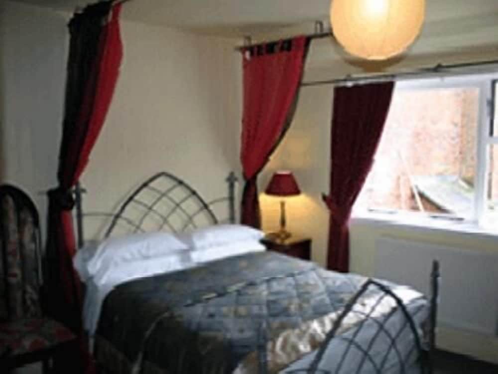 Marlborough Vacations - The Lamb Inn - Property Image 4