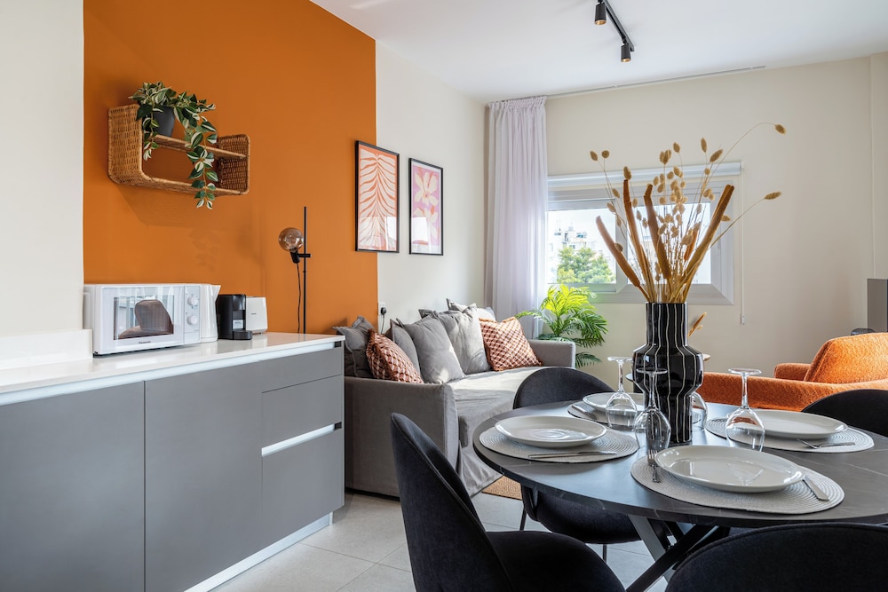 Local Host Living - Signature Apartments in Nicosia