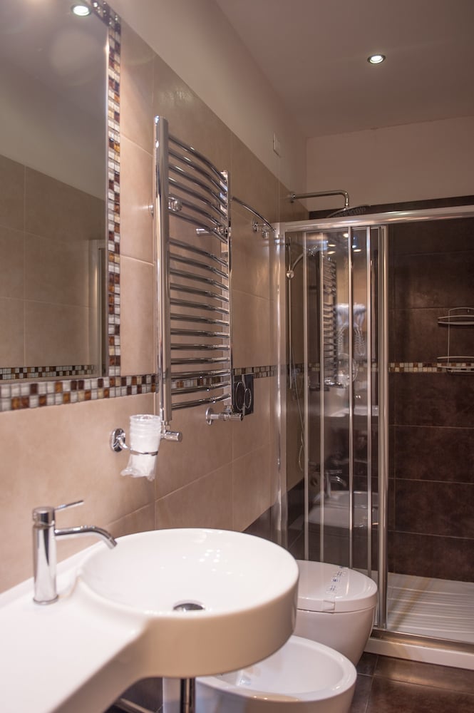 Rome King Suite