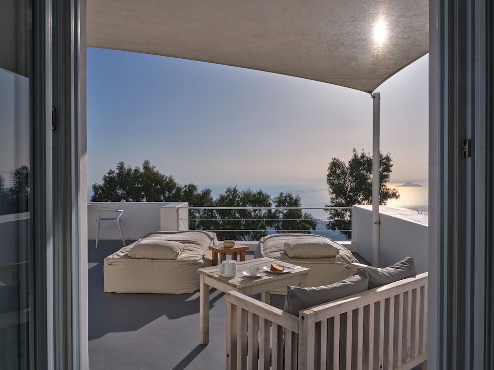 Santorini Heights