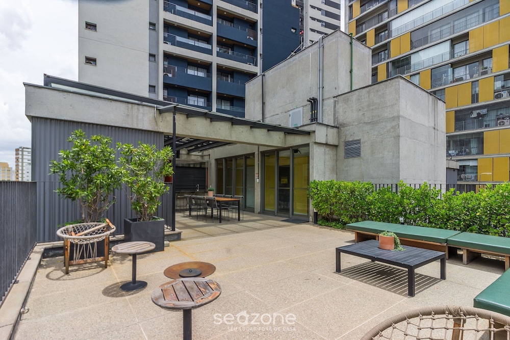 Modern Accommodations in a Building With a Pool in the Heart of SP - Yhes