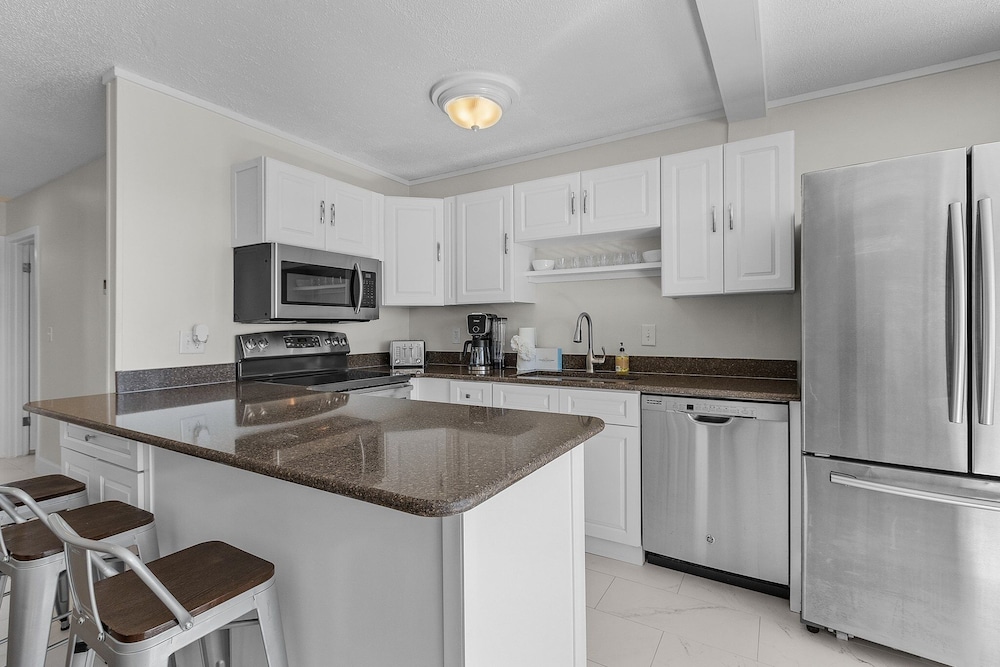 21591 Waterfront Duplex With Pool And Spa 2 Bedroom Home