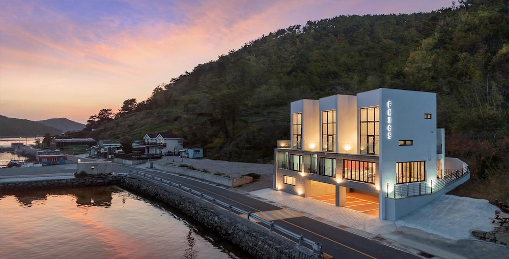 Tongyeong Fh365 Pension view 3
