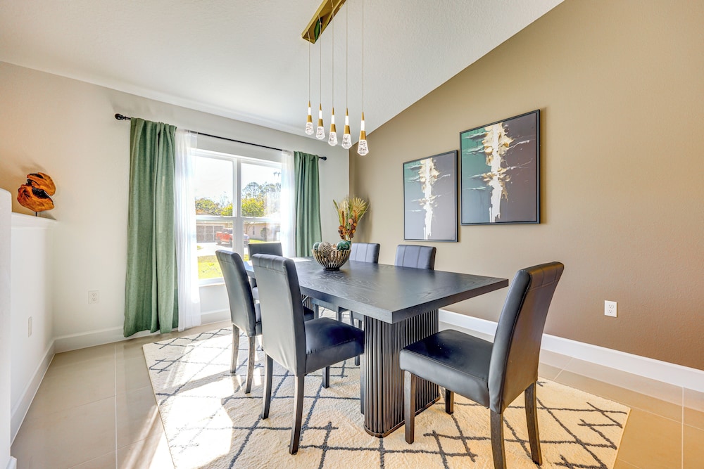 8 Mi to Flagler Beach: Home w/ Outdoor Dining!