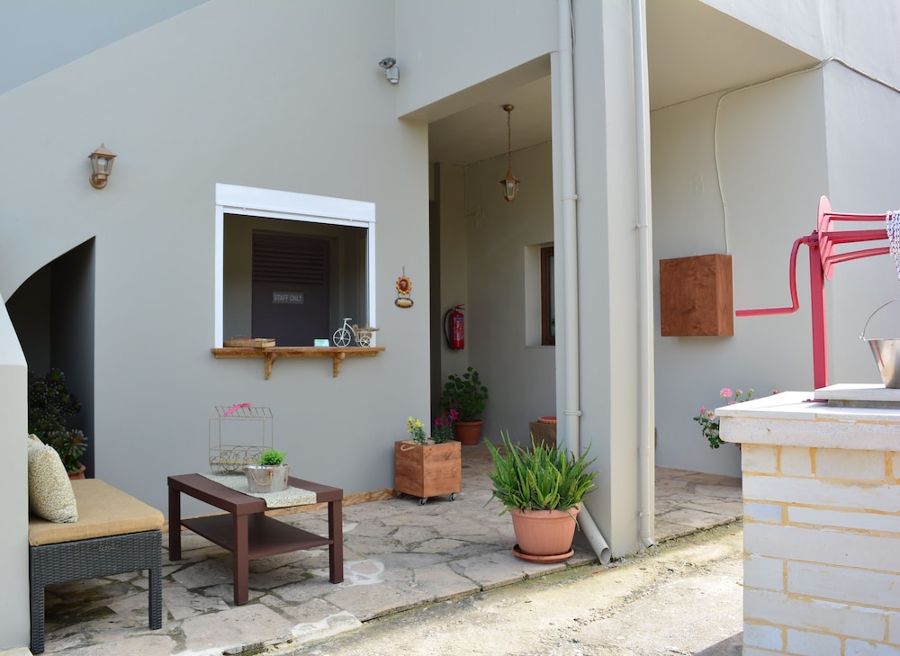 Elianthos Villa