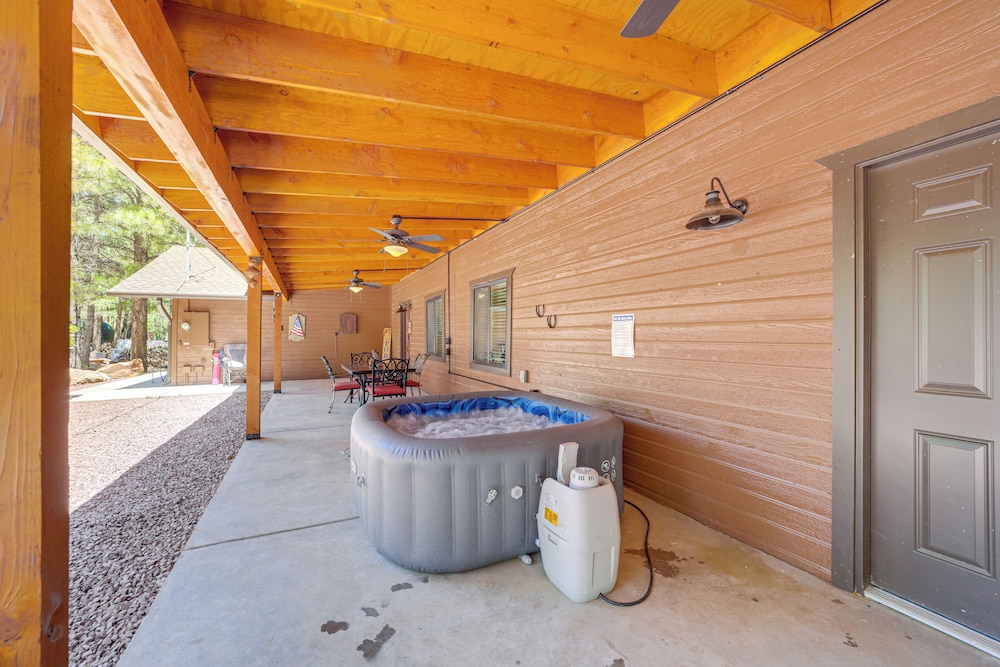Fire Pit + Trail Access: Spacious Happy Jack Cabin