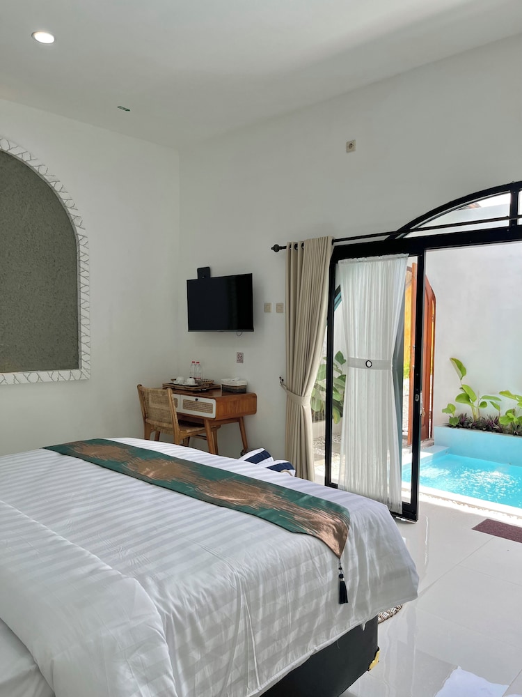 Villa Bale Tentrem Pamungkas