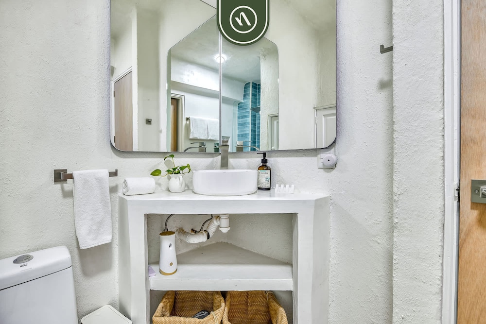 2BR Condo With Ocean View - Private Terrace