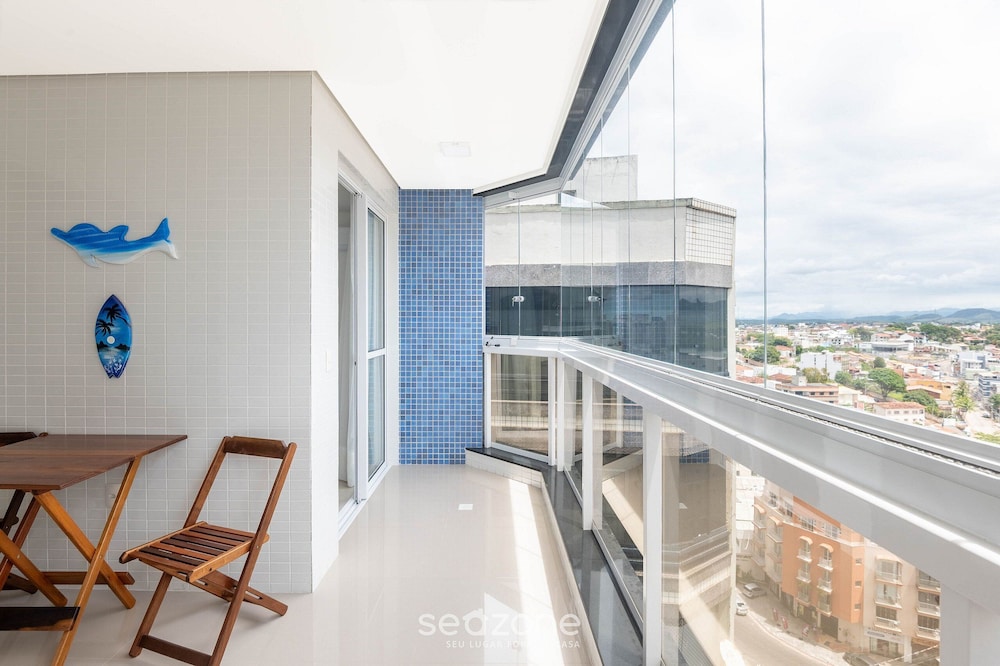 Apart With 2 Bedrooms 400 m From the Beach Ina1306