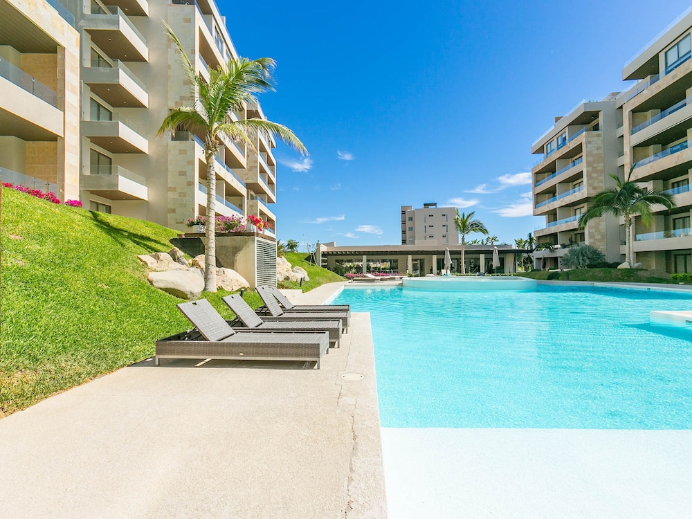 Hacienda Harrison in Cabo San Lucas
