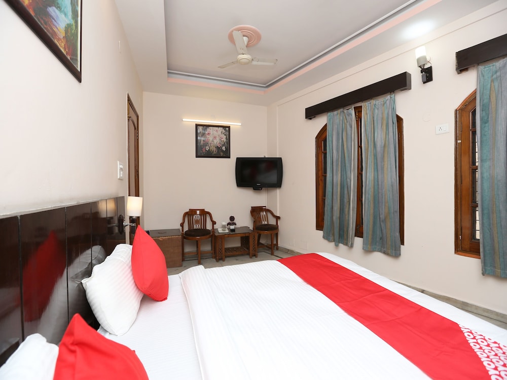 OYO 14390 Hotel Samrat