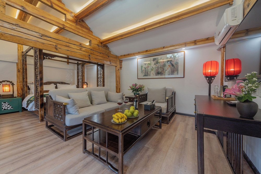 Yiyuan Snow Mountain View Historical Naxi House - Lijiang Old Town Mufu branch