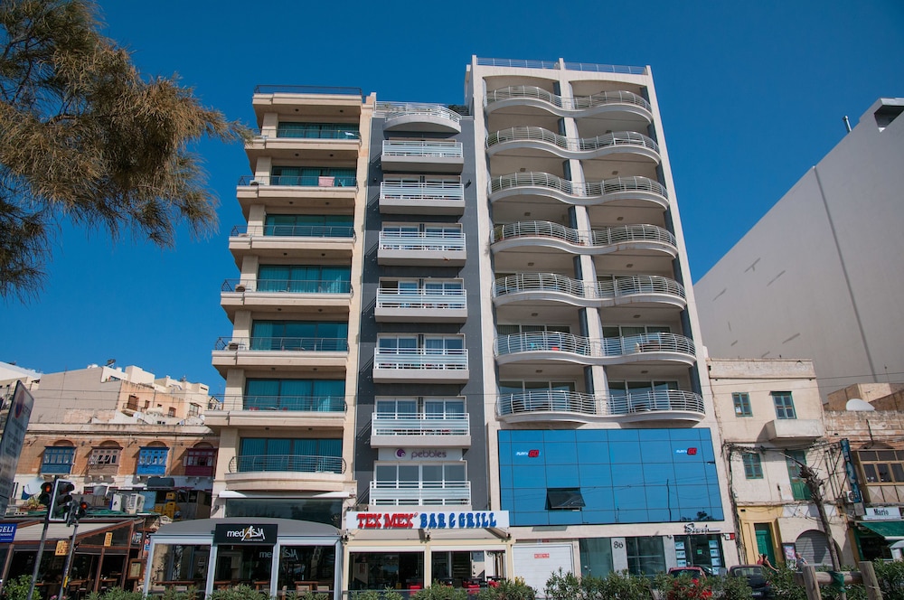 Hotel Pebbles Boutique Aparthotel - Image 1