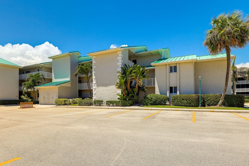 Fort Pierce Condo w/ Pools & Private Beach Access! view 2