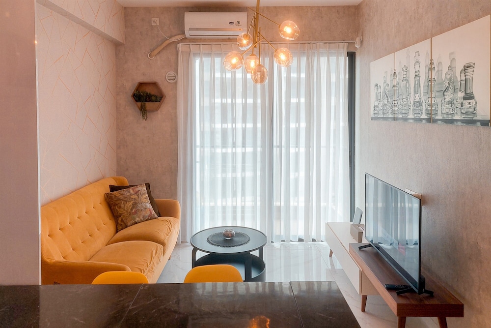 Comfort And Serene 2Br At Sky House Bsd Apartment