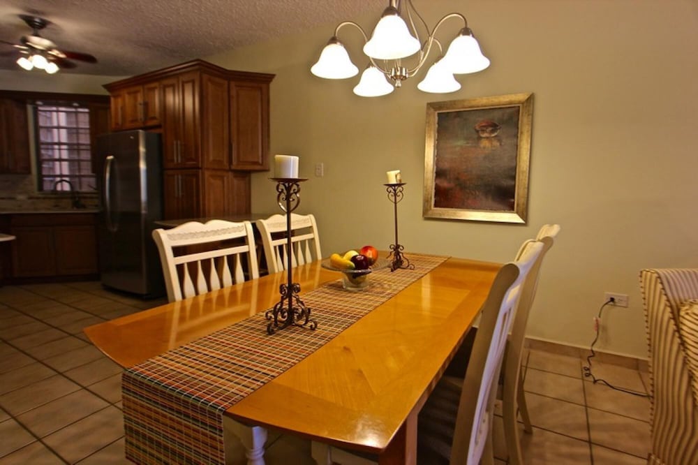 Sea Haven Serenity Villa in Crescent Beach Cb219 view 2