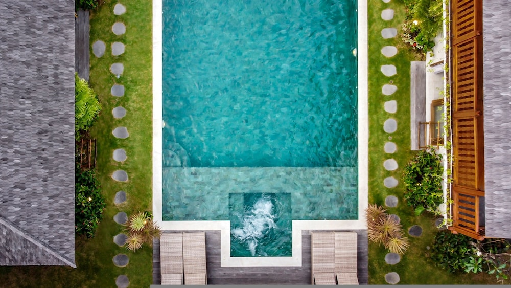 Villa Nabi by Alfred in Bali - New Family 5BR Villa Next to Seminyak Beach