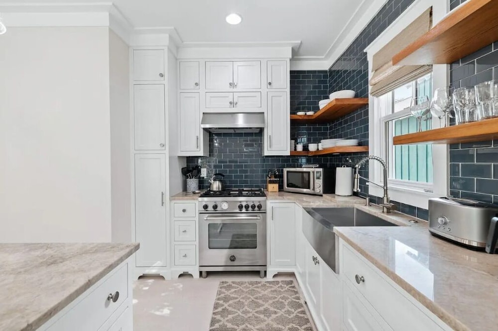 Sea La Vie Seaside Carriage House