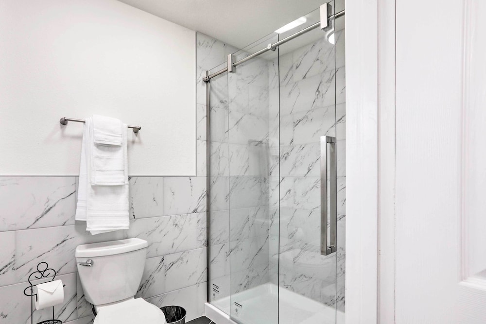 Reno Vacations - Sleek Family Retreat: 4 Mi to Downtown Reno! - Property Image 19