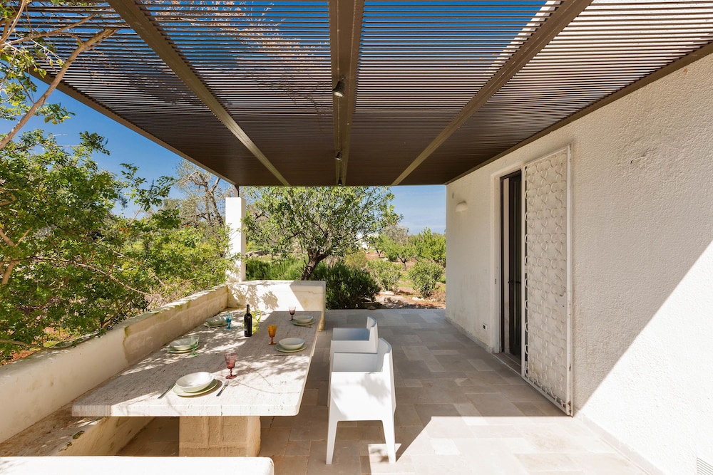Villa Dahlia view 3