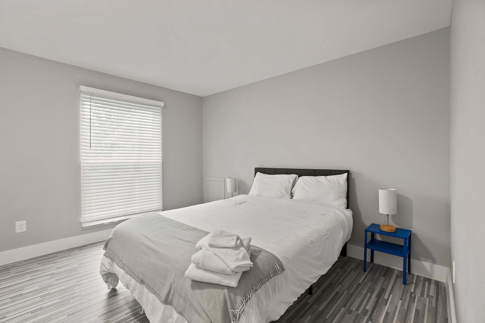 Welcoming 2BR 2BA Retreat With Modern Comforts