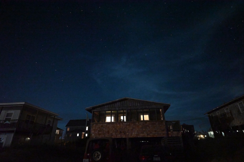 Sea Escape 3 Bedroom Cottage by RedAwning view 5