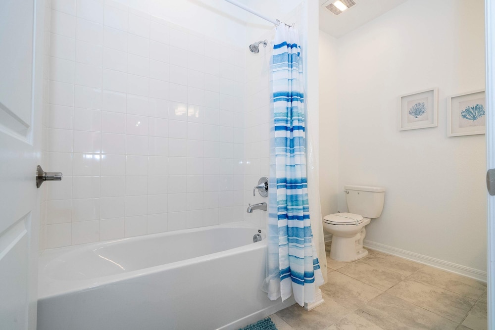 3191 402 Family Fun 3BR Themed Apt Near Disney